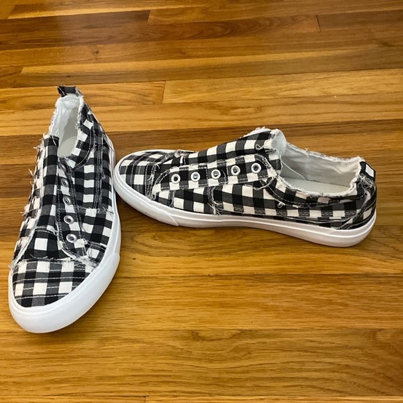 Corkys Women’s Black and White Plaid Slip On Sneakers Size 9 - Picture 1 of 8